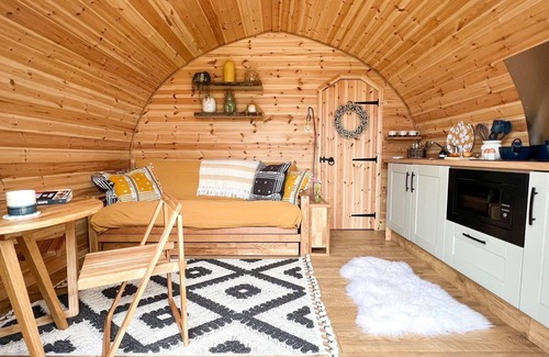 Huby Cabin | A luxurious pod with hot tub in Yorkshire close to many tourist attractions.