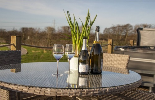 Huby Cabin | A luxurious pod with hot tub in Yorkshire close to many tourist attractions.