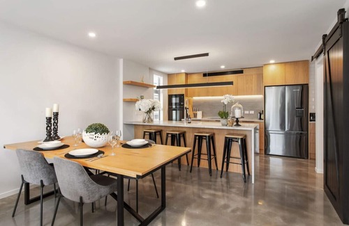 Christchurch City Centre House | A luxurious Retreat Sleeps 6