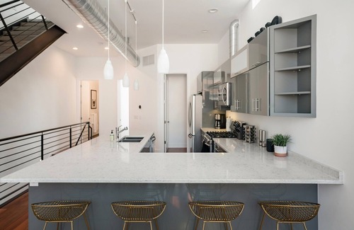 River North Art District House | A luxurious stay at a modern 4-story (RiNo)