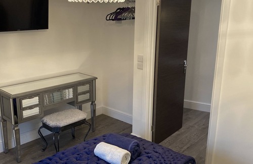 Taunton Cottage | A luxury boutique lodge within walking distance of Taunton town centre.