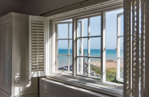 Martin House | A luxury coastal holiday home with panoramic views of the English Channel