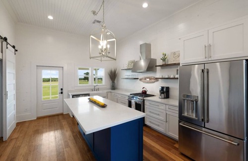 Brenham House | A luxury Farmstead retreat!