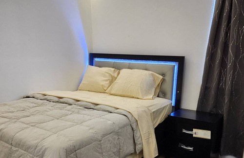 Woodlawn Apartment | A luxury Room