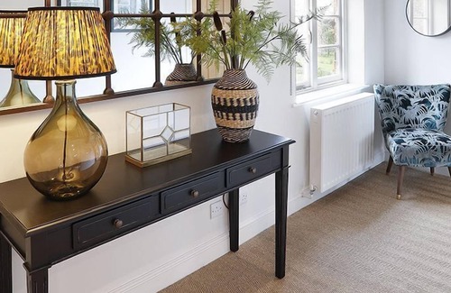 Dumbleton Cottage | A luxury self catering that sleeps 8 guests in 4 bedrooms