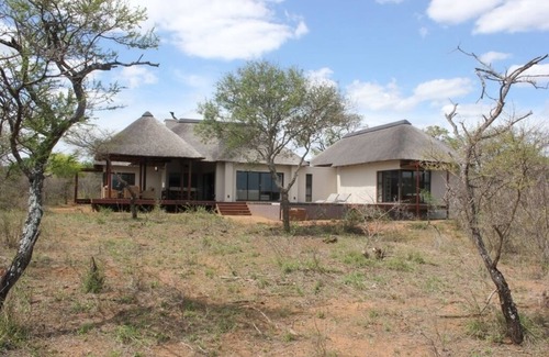 Hoedspruit House | A Luxury Self Catering Lodge In The Heart Of The South African Bush