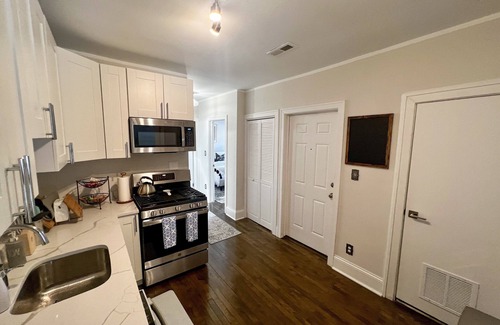 South Shore Condo | A luxury vintage condo close to lakefront and minutes from downtown!