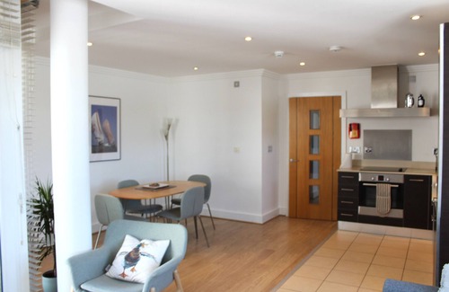 Cowes Apartment | A Luxury Waterside Marinus Apartment