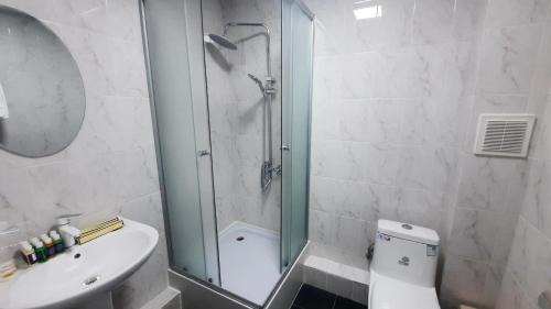Bayangol House | A M Guest House