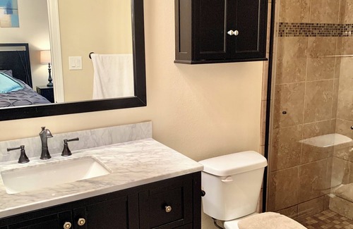 College Station Condo | A&M Upscale Graduation/Ring Day/Corporate 1BR Condo
