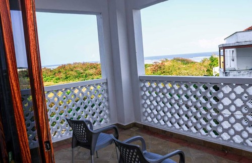 Vipingo Apartment | A magnificent 2 bedroomed apartment with a pool, 2 mins from the Ngoloko beach.