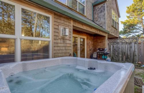 Shorepine Village House | A Mermaids Dream - Meredith Lodging