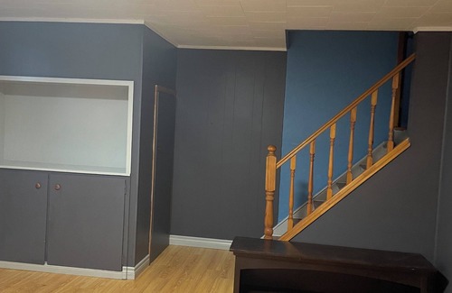 Peterborough Apartment | A min walk to the zoo and University!2 bed apartment