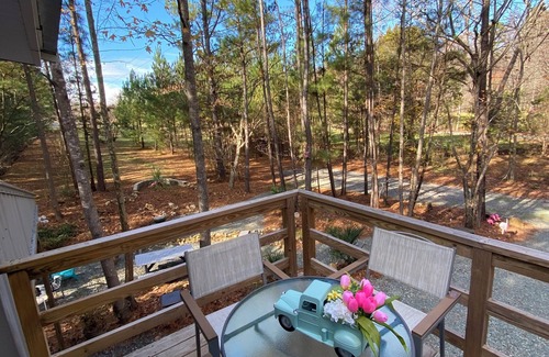 Siler City Cottage | A mini secluded resort on a 7 generation family farm in Piedmont NC.