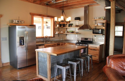 Marceline Cabin | A Missouri Sweet Spot - sleeps 16