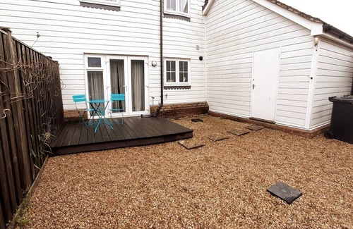 Camber House | A modern 3 double bedroom house in Camber, Rye near the sand dunes & beach.