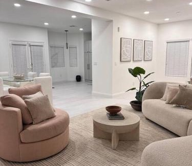 Rancho Cucamonga House | A modern and peaceful oasis