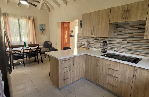 Eden Lodge House | A modern and spacious house, steps to the beach with a private pool!