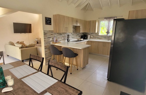 Eden Lodge House | A modern and spacious house, steps to the beach with a private pool!