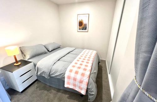 Albany Apartment | A modern cosy home near highway