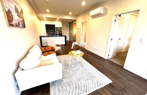 Albany Apartment | A modern cosy home near highway