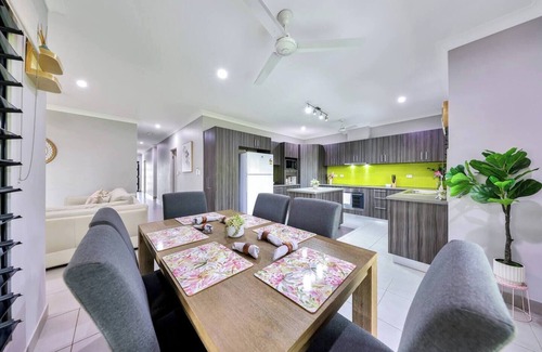 Zuccoli House | A modern family friendly home in a quiet, leafy suburb, with 3 bedrooms and 2 bathrooms