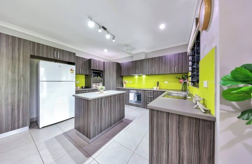 Zuccoli House | A modern family friendly home in a quiet, leafy suburb, with 3 bedrooms and 2 bathrooms
