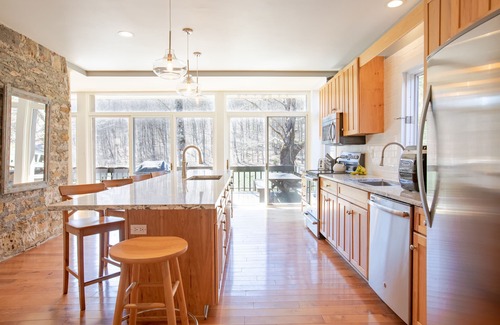 Stahlstown House | A Modern House in a Large Nature Reserve in Ligonier Valley!