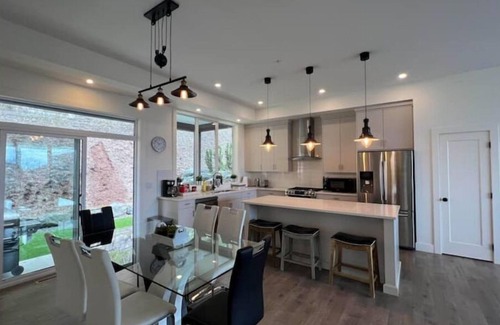 Promontory House | A Mountain Retreat with Views, Hot Tub & AC