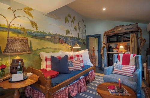 Stonington House | A Mystic Stay as Sweet as Apple Pie!