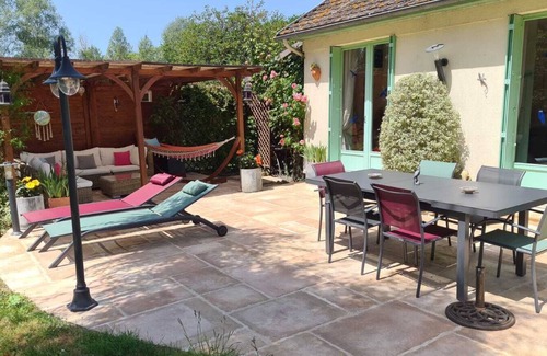 Saint-Bohaire House | A natural setting with heated swimming pool in the heart of the Loire castles