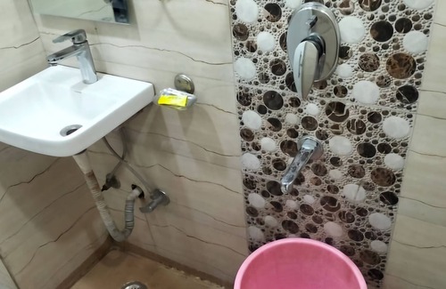 Karol Bagh Hotel | A New & Affordable Stay with Comfort and Convenience!