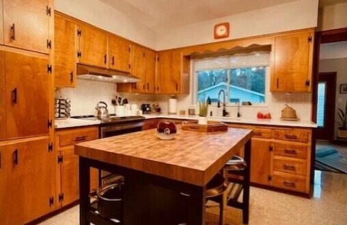 New Port Richey House | A New Port Richey Mid Century Modern Restored Treasure-Old Florida-This is it!