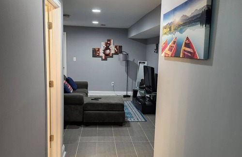 Highlandtown Apartment | A New Studio Bedroom Office Suite with a Den Free WiFi & AC Beautiful Baltimore