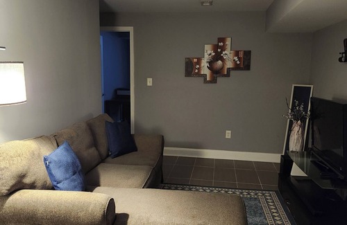 Highlandtown Apartment | A New Studio Bedroom Office Suite with a Den Free WiFi & AC Beautiful Baltimore