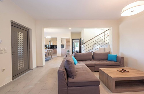 Maleme Villa | A new villa with private pool, 350m from the beach and close to all amenities