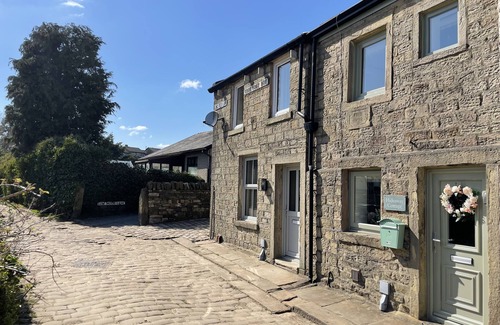 Barnoldswick Cottage | A newly refurbished cosy cottage.