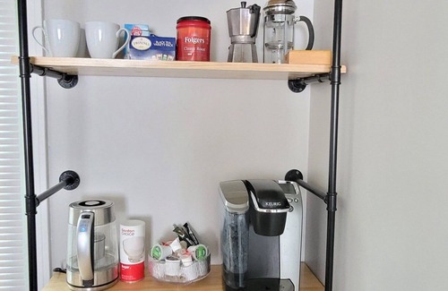 South Euclid House | A nice and cozy house in Cle surbs. Quiet neighborhood. Permit 154.