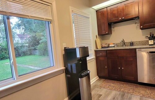 South Euclid House | A nice and cozy house in Cle surbs. Quiet neighborhood. Permit 154.