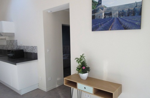 Le Barroux Apartment | A nice gite in a pleasant and calm guest house at le Barroux - Provence