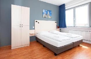 St. Ulrich Hotel | a&o München Laim