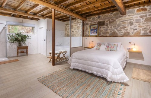 Puebla del Caraminal Bed & Breakfast | A Palleira: Antiguo Pajar Reformado al Lado del río