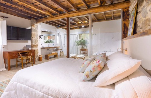 Puebla del Caraminal Bed & Breakfast | A Palleira: Antiguo Pajar Reformado al Lado del río