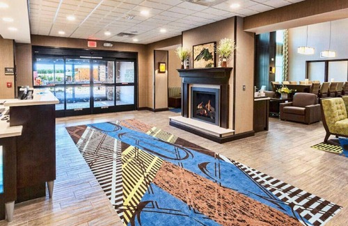 Duluth House | A Peaceful Abode Awaits! Enjoy Pool & Gym Acces