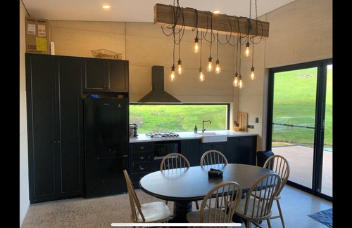 Ferguson Cottage | A peaceful Ferguson valley getaway close to MTB trails, wineries, and breweries