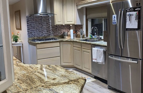 West Bloomfield House | A peaceful golf and lake community.