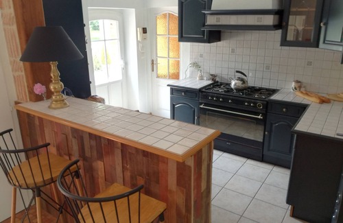 Le Perrier House | A peaceful holiday 8 minutes from the beach