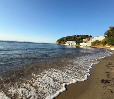 Lapseki House | A peaceful holiday house in nature by the sea