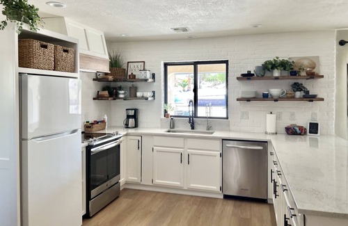 Sunridge Estates House | A Peaceful Place, 8 min to Lake Mohave & Pet friendly