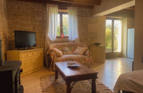 Bercloux House | A peaceful retreat in traditional Charentais house with pool close to Saintes
